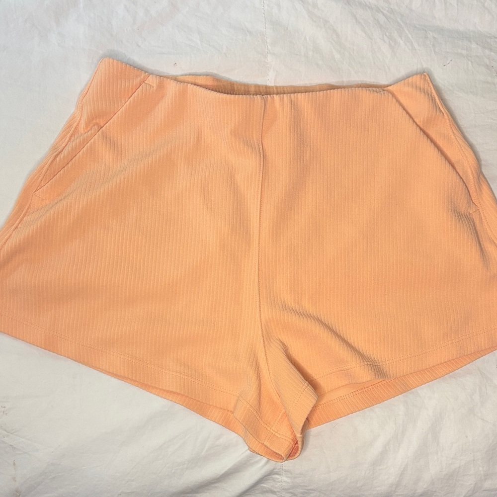Lululemon Peach Women's High Rise Ribbed Shorts Size 6 - Picture 2 of 9